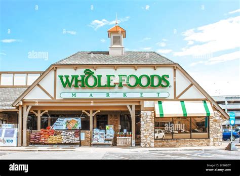 07 14 2020 Tulsa Usa Whole Foods Market With Bags And Plants And Ice