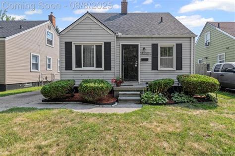 19944 Kenosha St Harper Woods Mi 48225 Redfin