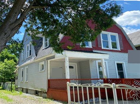 28 Spring Street Middletown Ny 10940 Zillow