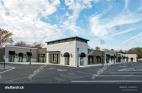 4 Thousand Modern Strip Mall Royalty Free Images Stock Photos Pictures Shutterstock