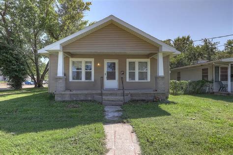 446 E 10Th St Baxter Springs Ks 66713 Zillow