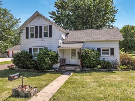 539 Chippewa Street Chippewa Falls Wi 54729 Zillow