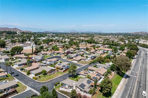 About La Sierra Schools Demographics Things To Do Homes Com