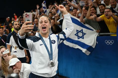 Amid Calls For An Olympic Ban Israeli Athletes Focus On Paris Games Los Angeles Times