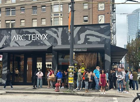 Arc Teryx To Replace Longtime Roots Store At Burrard And Robson Corner Arc Teryx To Replace Longtime Roots Store At Burrard And Robson Corner