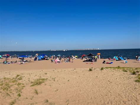 Beachgoers Take In The Sun At Staten Island Beaches Silive Com