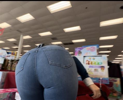 Bent Over And Arguing On The Phone Tight Jeans Forum