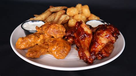 Buffalo Wild Wings Luau Bbq Vs Buffalo Ranch Which Should You Try