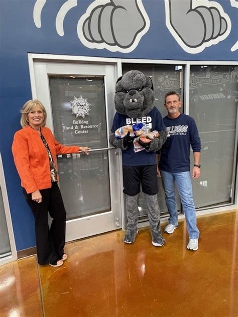 Bulldog Food Pantry Swosu