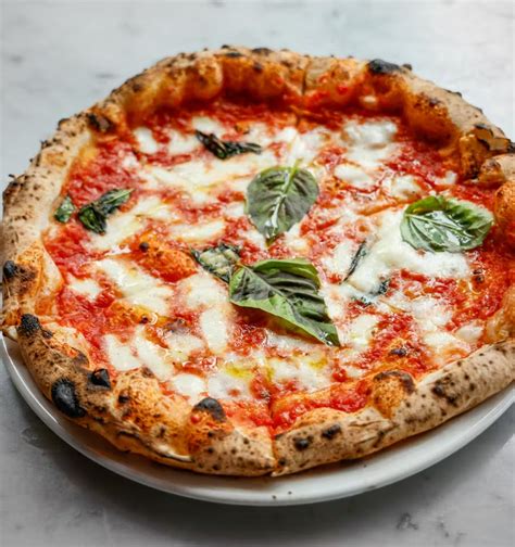 Chef Amp Knife Pizza Margherita