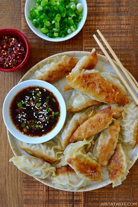 Chicken Pot Stickers With Dipping Sauce