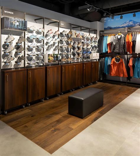 Columbia Outlet Store • 30-70%* | Outletcity Metzingen