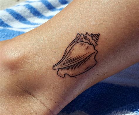 Conch Shell Done By Brandy At Timewalker Tattoos In Kansas City Mo R Tattoos
