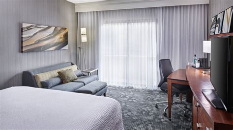 Courtyard By Marriott Chicago Oakbrook Terrace Hotel With Modern Rooms Flexible Workspaces