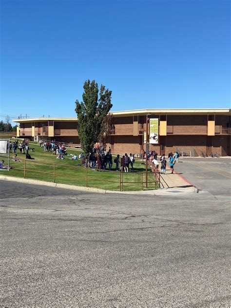 Covid 19 Case At Sand Ridge Jr High Leads To 100 Students In Quarantine Awaiting Test Results