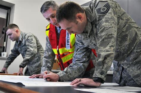 Emergency Management Team Prepares Base Leadership Amp Gt Youngstown Air