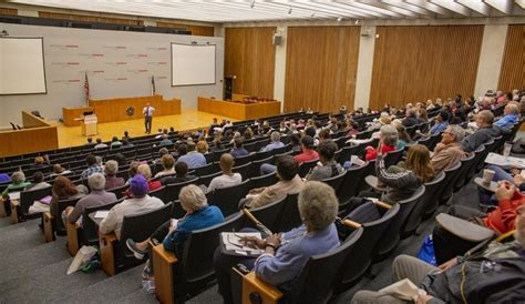End Of An Era For People S Law School At Uh Law Center As Classes Move Online