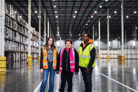 Expansive Walton Distribution Amp Fulfillment Center Commonwealth Inc