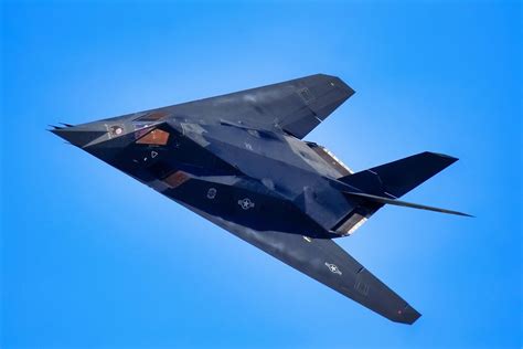 F 117 Nighthawk America S First Stealth Spy Fighter That Changed Modern Warfare Youtube
