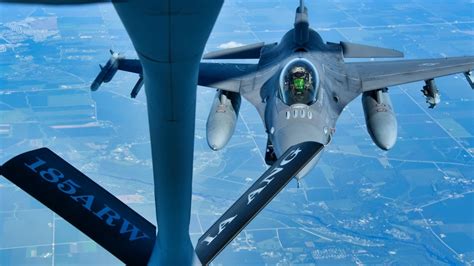 F 16 Fighting Falcon The Best Fighter Jet Of All Time The National Interest