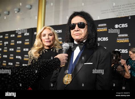 Gene Simmons Wife Meet Shannon Tweed The Kiss Frontma Vrogue Co