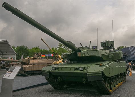 German Leopard 2A8 Tanks To Receive Trophy Active Protection System