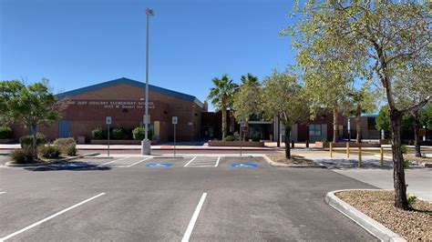 Goolsby Elementary School Las Vegas Nv Yard And Field Near The