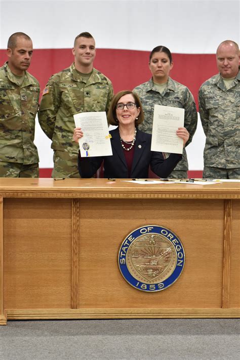 Governor Ceremoniously Signs State Tuition Assistance Bill For Oregon Governor Ceremoniously Signs State Tuition Assistance Bill For Oregon