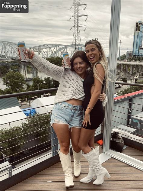 Hailey Welch's Leaked Nudes: The Story