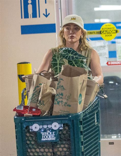 Hilary Duff Shopping At Whole Foods In Sherman Oaks 06 30 2023