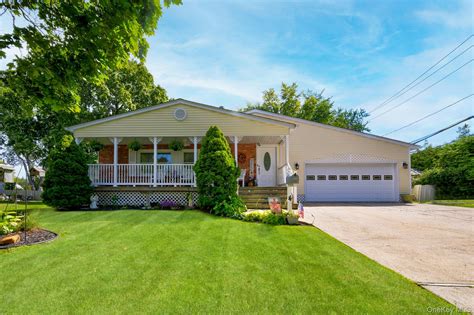 Home For Sale 4 E Hill Dr Smithtown Mls 910728 Home For Sale 4 E Hill Dr Smithtown Mls 910728