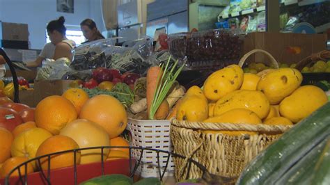 How A West Bend Pwyc Grocery Store Diverts Food From Landfills Onto Tables