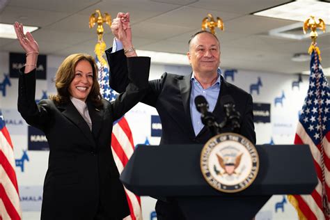 How Doug Emhoff Wooed Kamala Harris