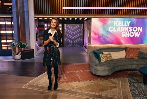 Kelly Clarkson Reacts To Comment About Brooke Shields Amp 39 Looks Parade