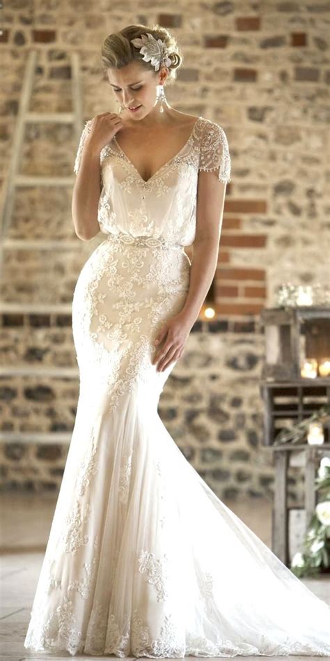 Lace Vintage Style Wedding Dresses: Timeless Elegance