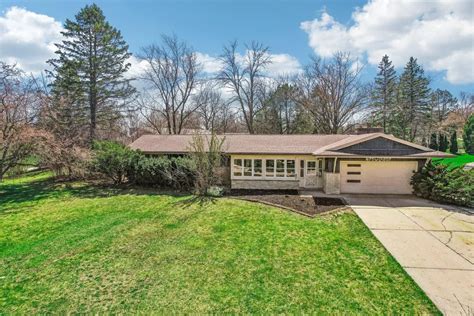 N76w14545 Market Dr Menomonee Falls Wi 53051 Realtor Com