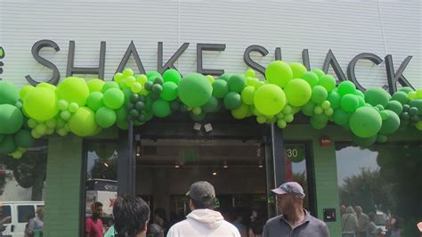 New Shake Shack Location To Open In Garden City Center New Shake Shack Location To Open In Garden City Center