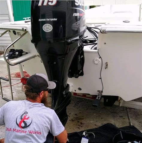 Outboard Motor Mechanic Dna Marine Works