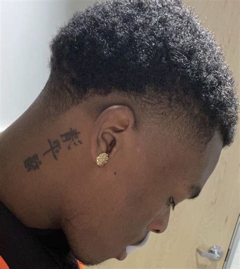 Pin By Carol Menezes On Tattoo Behind Ear Neck Tattoo For Guys Side