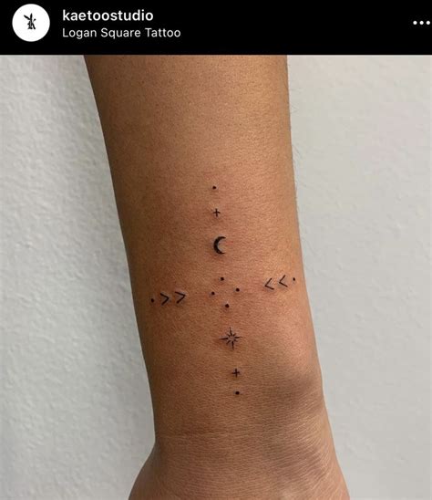 Pin By Christina Kruse On Kleine Tattoo Ideen Tattoos Arm Tattoo