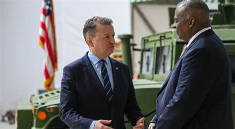 Polish Defence Minister Us Counterpart Discuss Military Cooperation
