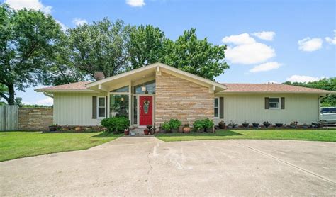 Pryor Creek Ok Homes For Sale Real Estate Homes Com