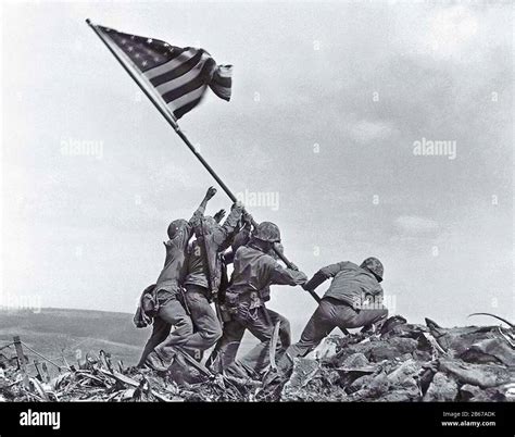 Raising The Flag On Iwo Jima February 23 1945 R Colorizedhistory