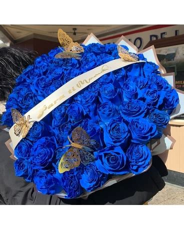 Ramo Buchon W Blue Roses In Silver Spring Md Roxana Multiservices Llc