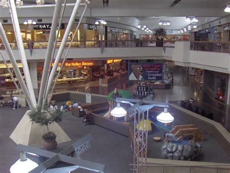 Remembering The Good Old Days At Crossroads Mall The Lost Ogle