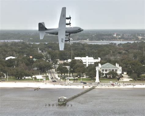Reserve Command Seeks To Recruit Recruiters Air Force Reserve Command News
