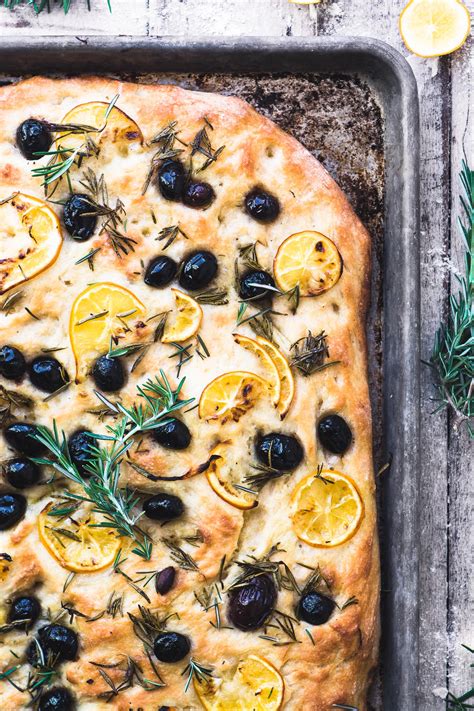 Rosemary And Olive No Knead Focaccia Bread