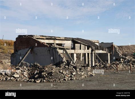 Russia Kola Superdeep Borehole Destroyed Buildings Stock Photo Alamy