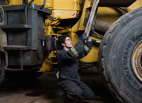 Should You Become A Heavy Equipment Technician In Alberta