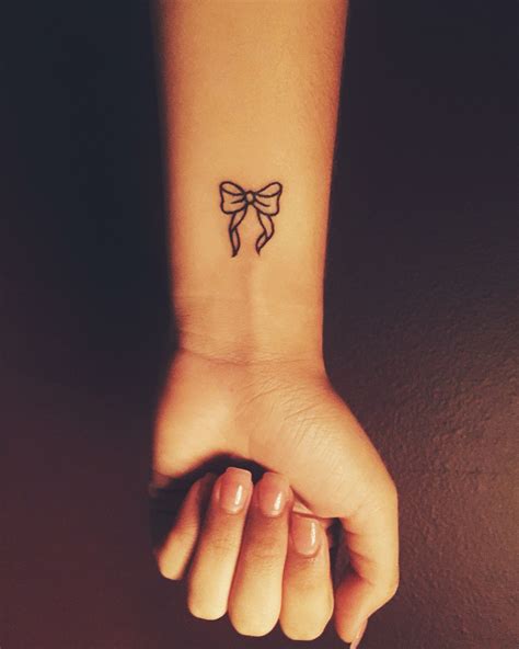 Small Bow Tattoo Cute Wrist Tattoo Tatuajes De Mo Os Ilustraciones Small Bow Tattoo Cute Wrist Tattoo Tatuajes De Mo Os Ilustraciones